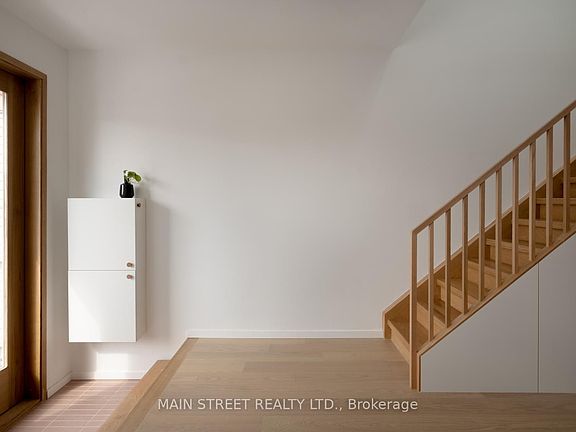 3rd image of 523 Craven Rd