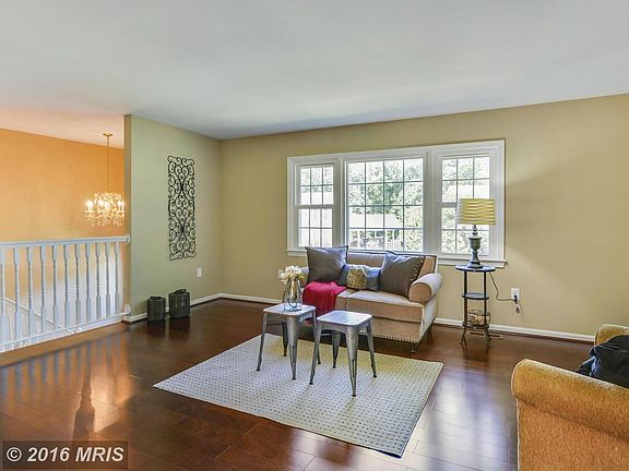 3rd image of 1403 Oakbrooke Ave