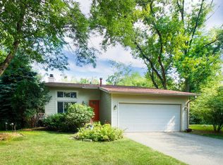 8566 Morgan Ln, Eden Prairie, MN 55347