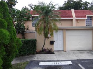 19340 Bobolink Dr, Hialeah, FL 33015