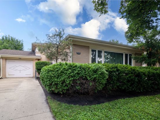 9449 Lavergne Ave, Skokie, IL 60077