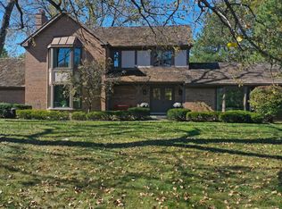 1640 Wedgewood Dr, Lake Forest, IL 60045