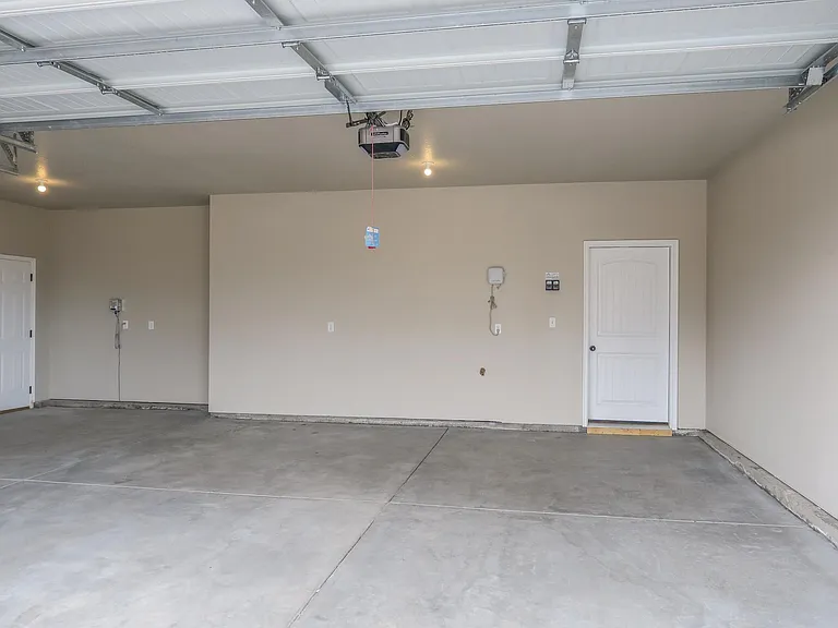 8011 Berwyn Loop — Photo 15