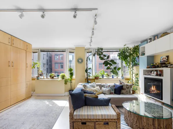 404 East 76th Street image 1 of 11