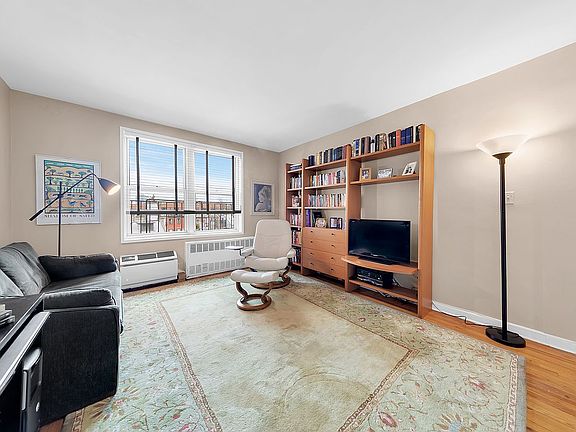 5th image of 220 Berkeley Pl APT 6D