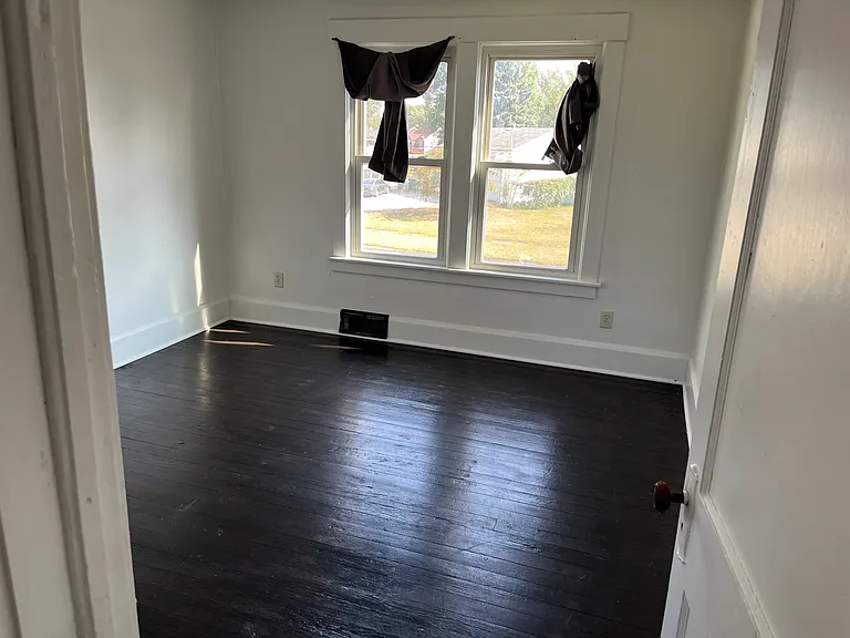 3626 Fairmount Blvd NE — Photo 4