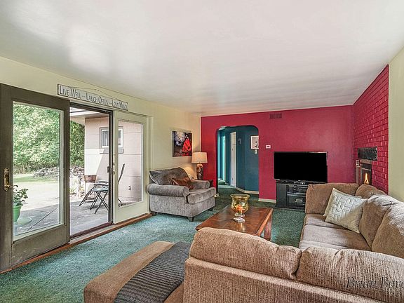 2nd image of 2226 Tremont Blvd NW