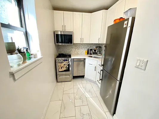 Rented by J PRESTON AND ASSOCIATES INC | media 17