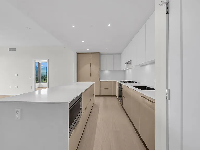 128 W 15th St #2101 — Photo 15
