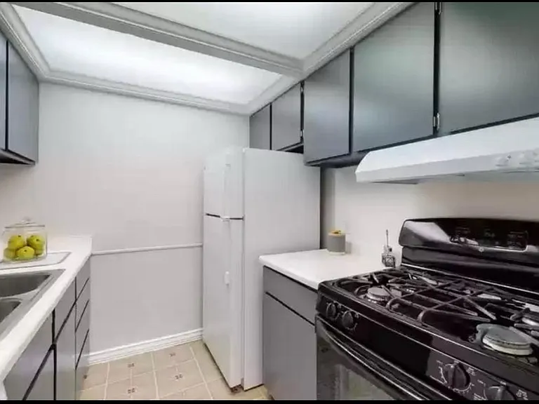 1160 S Foothill Dr #212 — Photo 9
