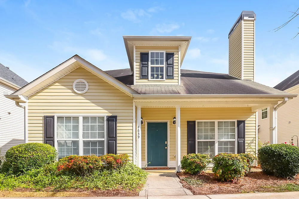 4 bed, 2.5 bath, 2034 sqft, $2,555 — Photo 1