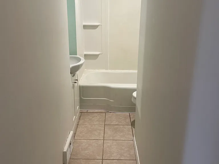 102 S Pearl St — Photo 8