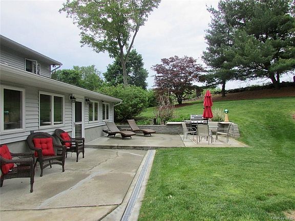 4th image of 36 Overlook Dr