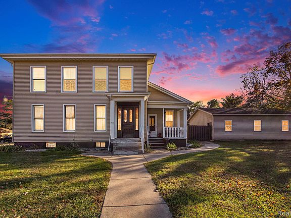 2nd image of 512 E Main St