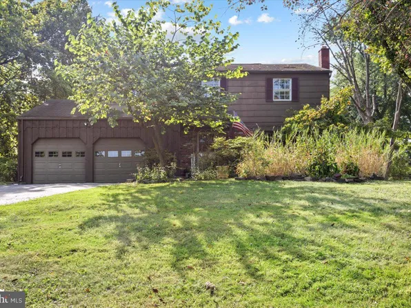 4 Driftwood Dr, Norristown, PA 19403