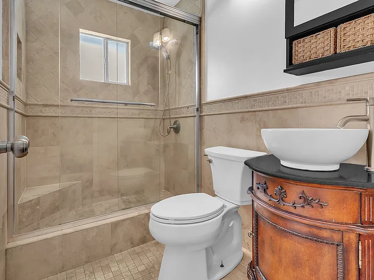 2502 S Olive St — Photo 18