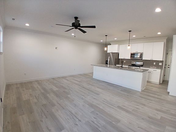 KITCHEN & LIVING ROOM