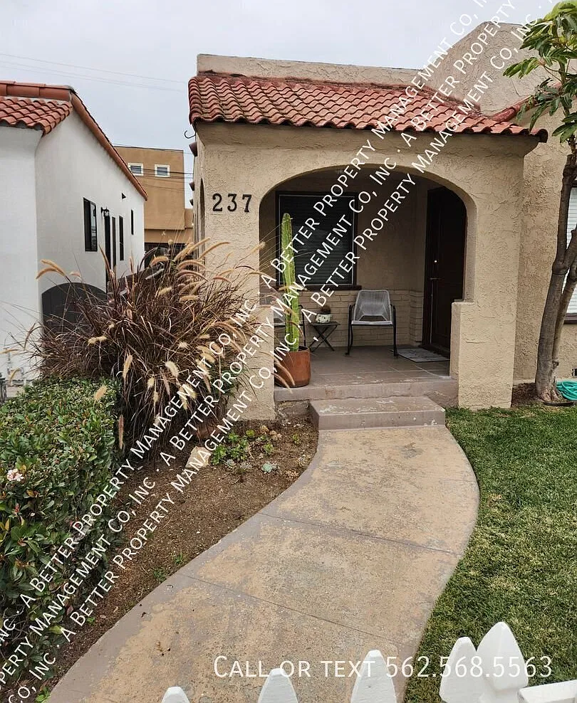 Belmont Heights 2bed House W/Plank Hardwood Floors & Garage! — Photo 1