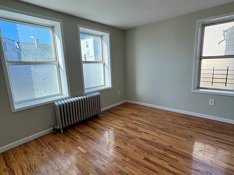 76 N 9th St #16 — Photo 3