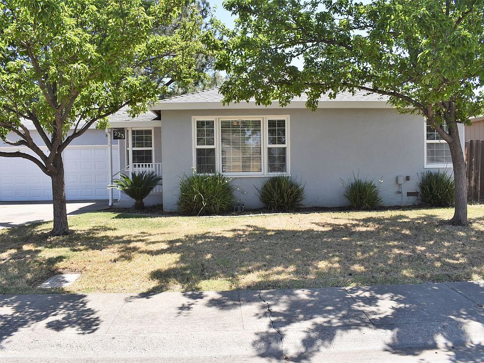 1st image of 223 Lois Ave