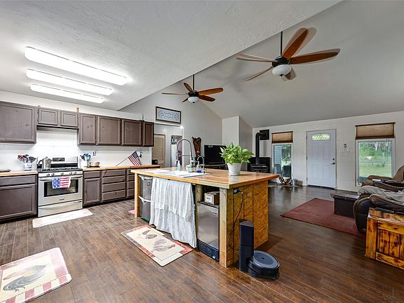 3rd image of 681 County Road 474