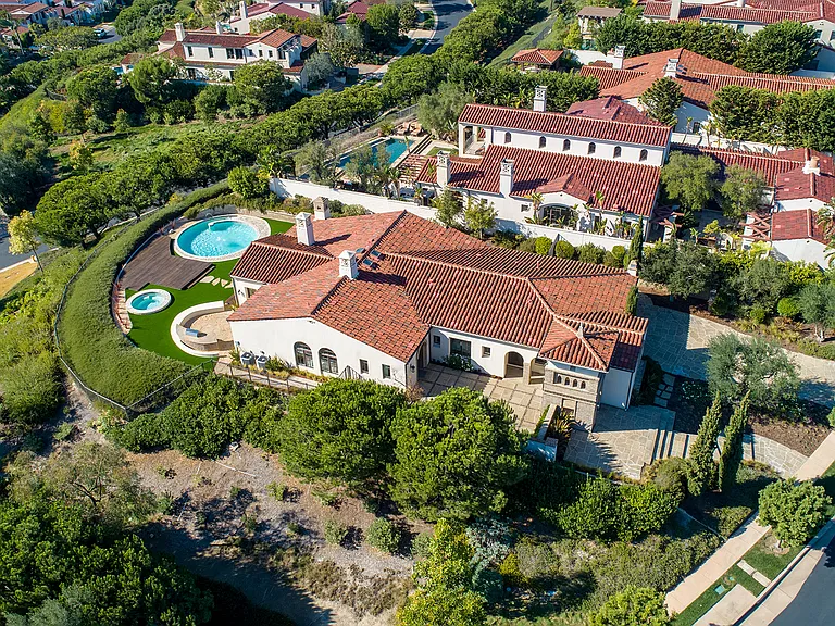 Private lot with no neighbor on the left and no homes across the street