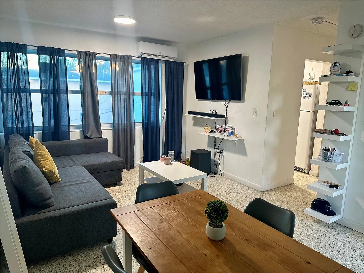 1 bed, 1.0 bath, 600 sqft, $1,800 — Photo 2