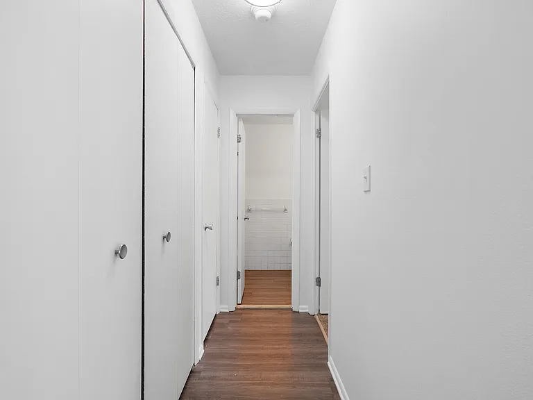 Wynwood Apartments — Photo 23