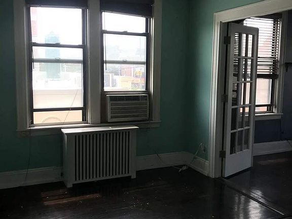 2nd image of 3091 48th St APT 2F