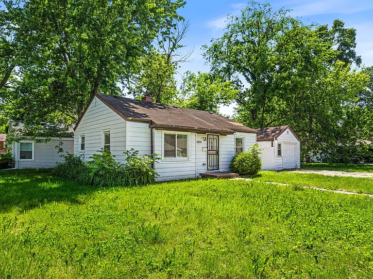 16802 Bulger Ave — Photo 2