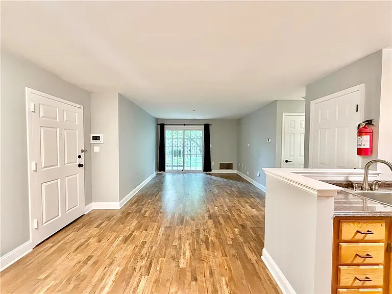 401 Canal Park — Photo 7
