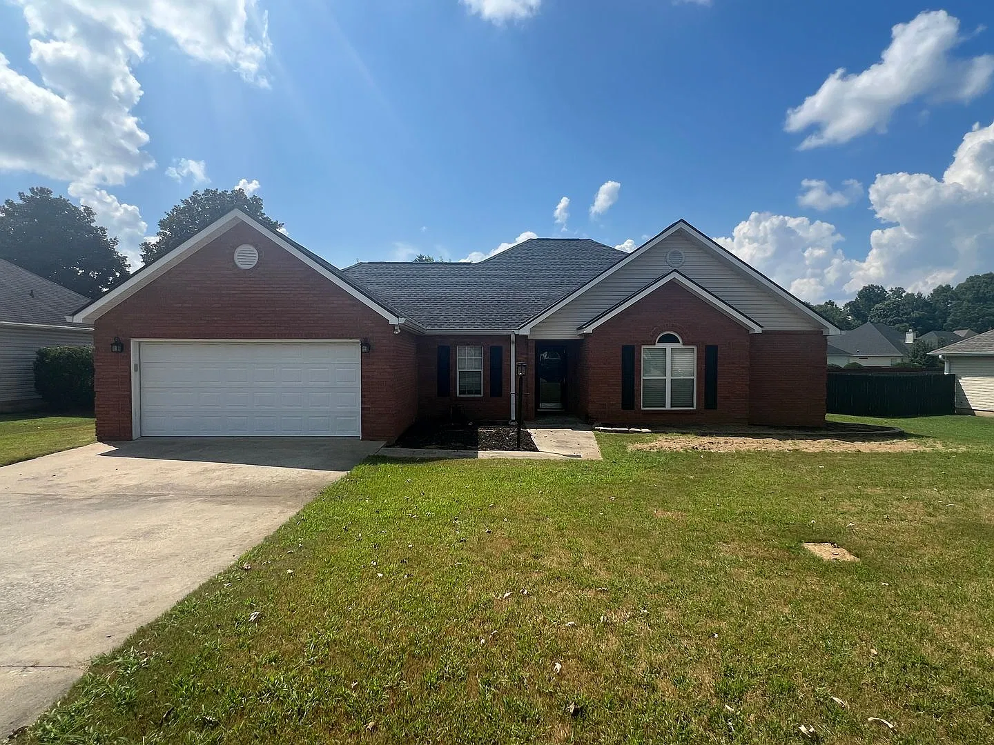 Very Nice 4BD/3B Home in Desirable School District!! — Photo 1