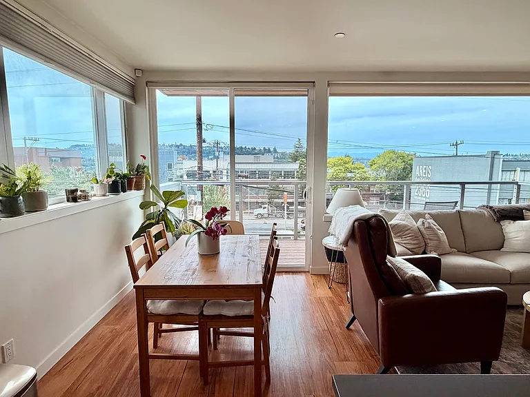 2351 Franklin Ave E #202 — Photo 9