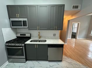 735 W California Ter #2, Chicago, IL 60657