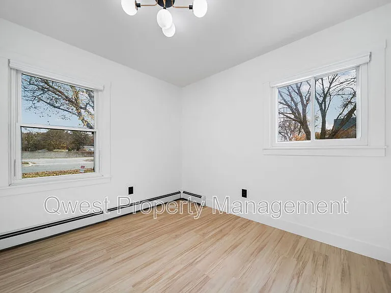414 Rose St — Photo 6