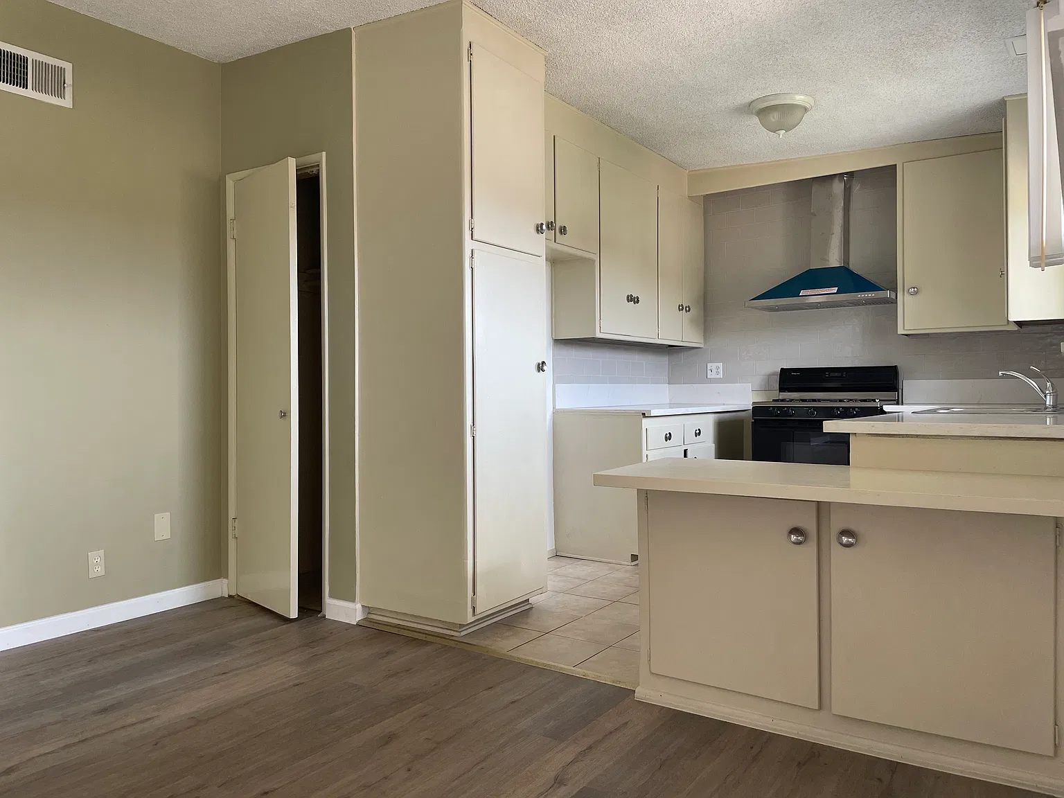 1321 College View Dr — Photo 4