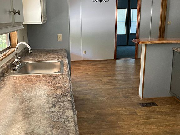 5th image of 249 E Golden Oaks Dr
