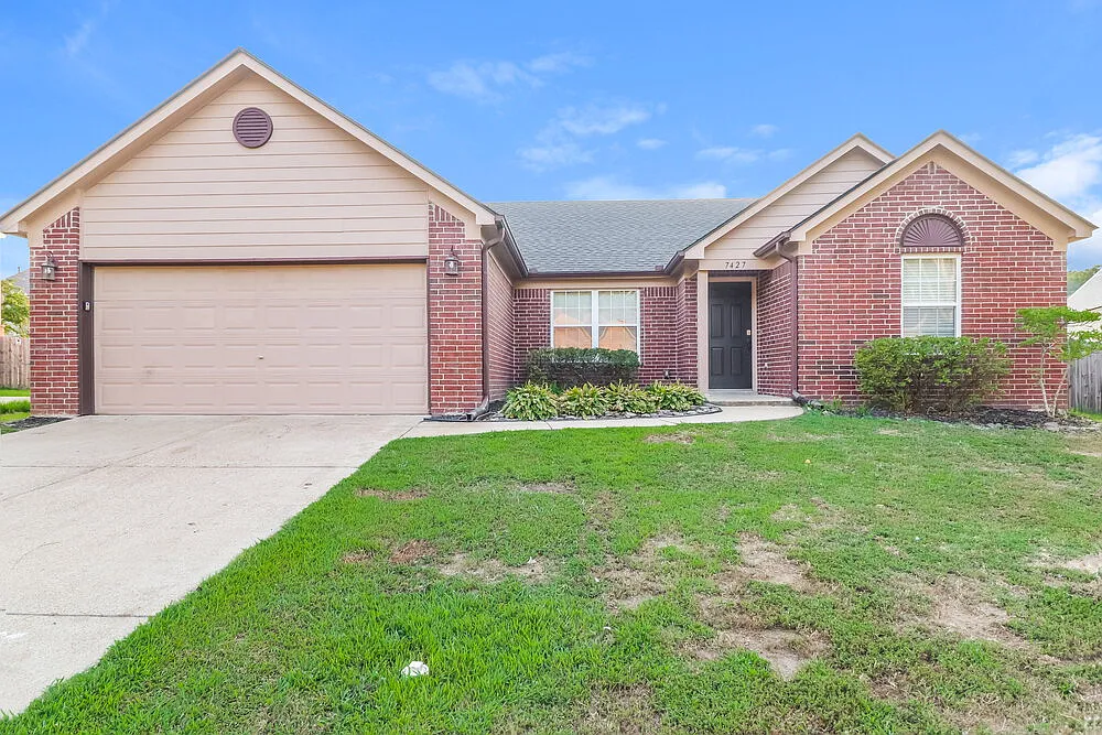 3 bed, 2.0 bath, 1924 sqft, $2,510 — Photo 1