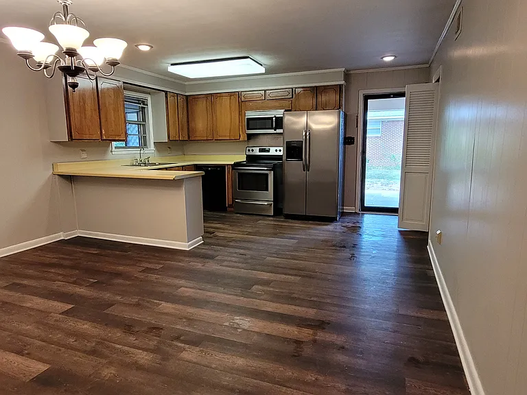 205 Government St — Photo 14