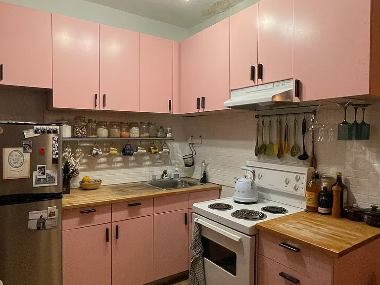 225 Gladstone Ave — Photo 174