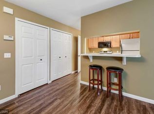 4246 Meghan Ln #807, Saint Paul, MN 55122