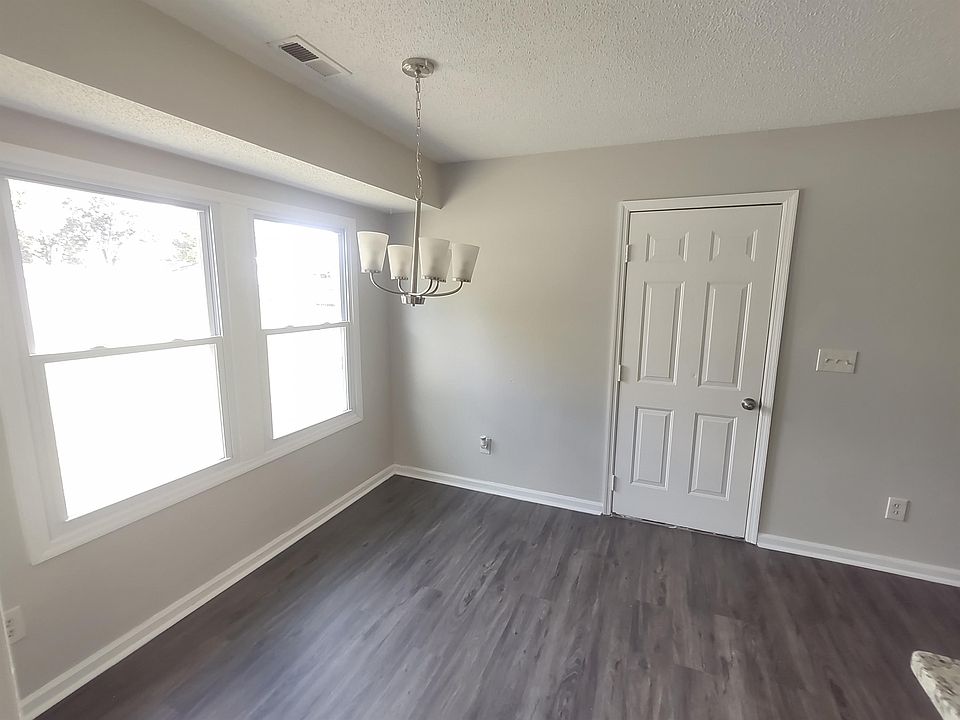 1st image of 113 Ashmore Dr