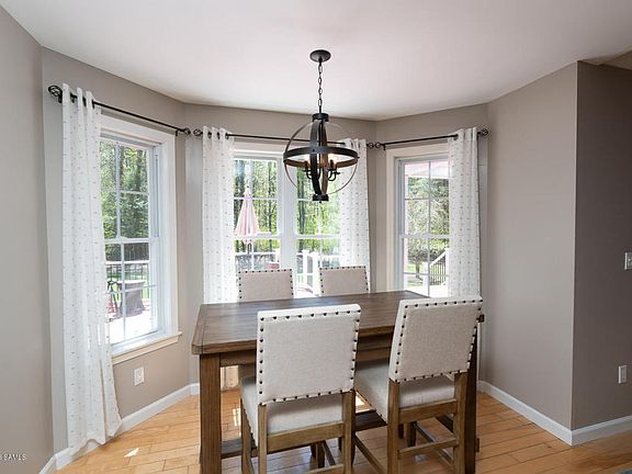 5th image of 30 Hudson Heights Dr
