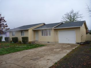 209 Valley Ct, Sutherlin, OR