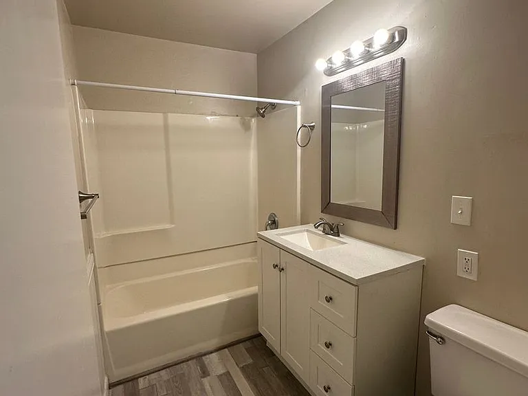 207 Lewis St LLC - 207-209 Lewis St — Photo 12