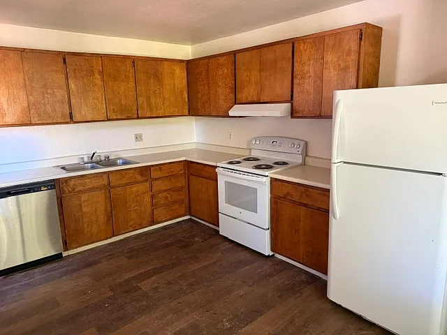 1534 Daphne Dr — Photo 10
