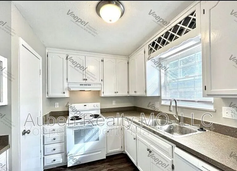10113 E 67th St — Photo 15