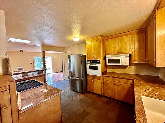 3rd image of 2095 Camino Lado