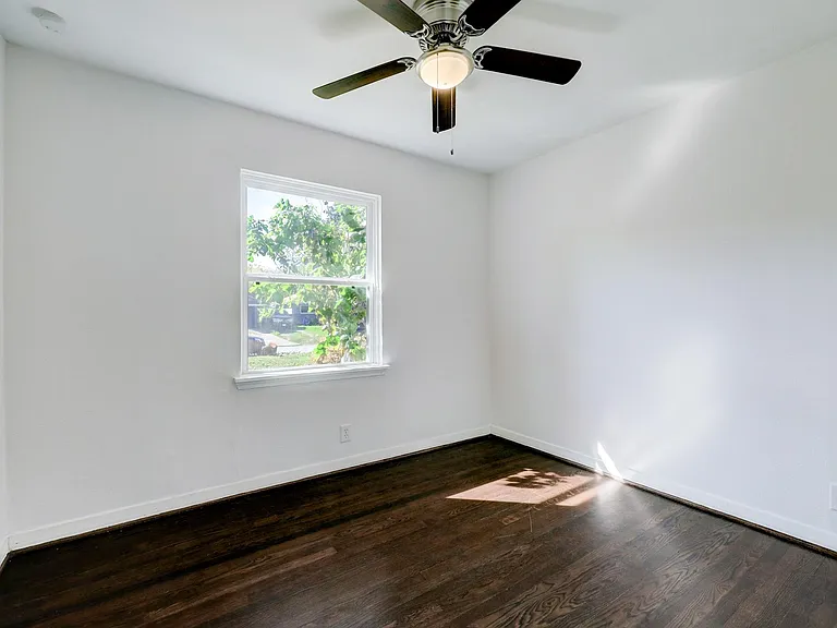 2534 Roy Cir — Photo 11