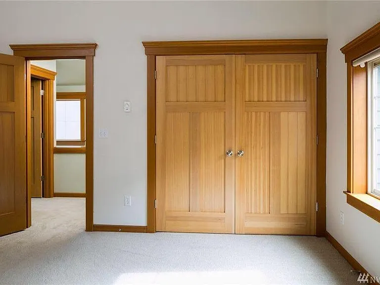 4319 Evanston Ave N — Photo 8